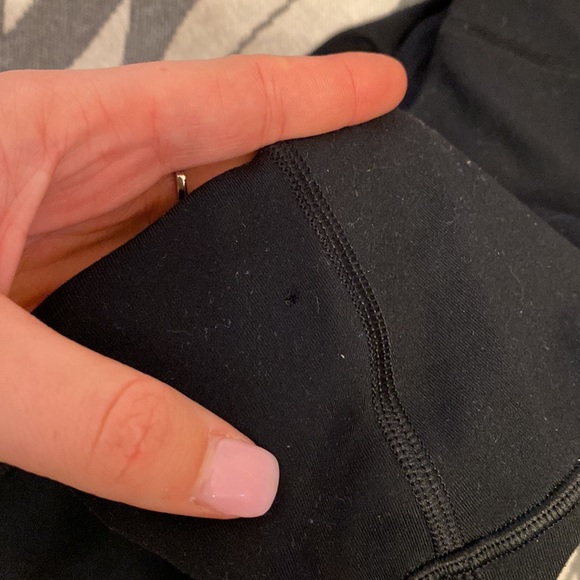 Victoria’s Secret knockout leggings w/ pockets - Picture 5 of 5